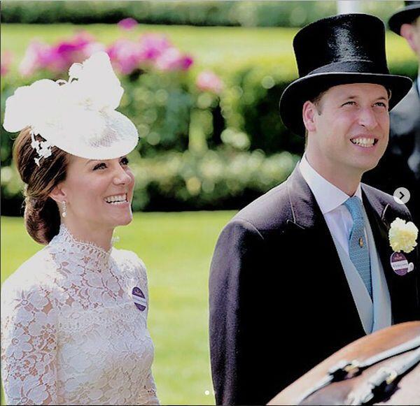 Para książęca podczas królewskich wyścigów konnych w Ascot. Księża w sukni Alexandra McQueena