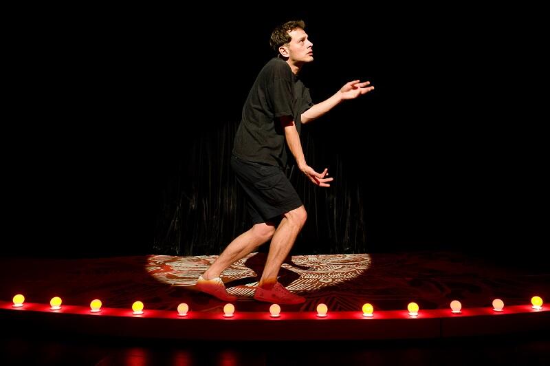 W roku 2011 widzowie Festiwalu Szekspirowskiego obejrzeli Hamleta w interpretacji Teatru im S. Żeromskiego w Kielcach