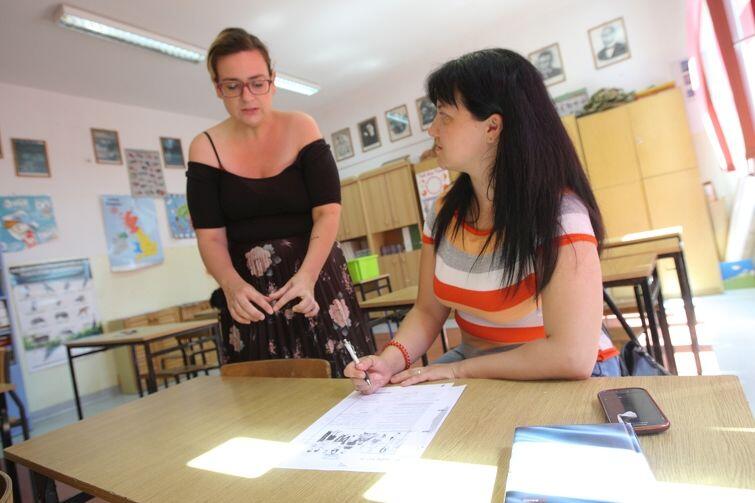 Joanna Wróbel (po lewej) i Lena - na co dzień nauczycielka z miasta Cheroń na południu Ukrainy. Lena marzy o tym, żeby skończyć w Gdańsku studia pedagogiczne i zostać nauczycielką nauczania początkowego