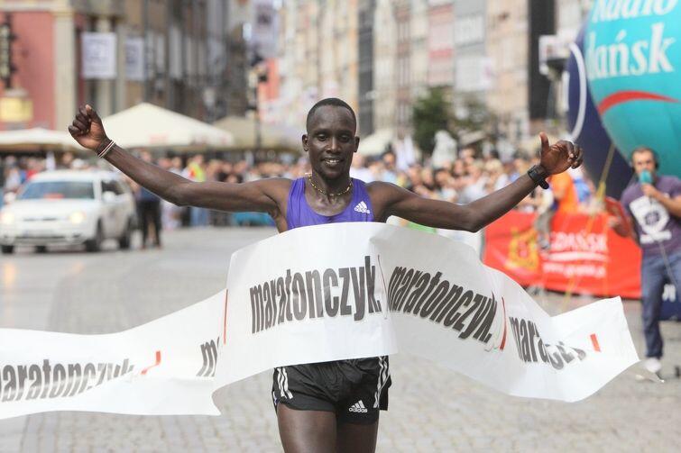 Kenijczyk Wycliffe Biwott wygrał maraton rok temu. Czy powtórzy sukces?