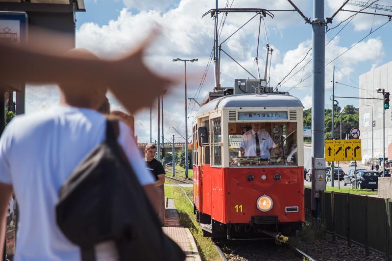 Niedziela, 13 sierpnia, zabytkowy gdański tramwaj na trasie 
