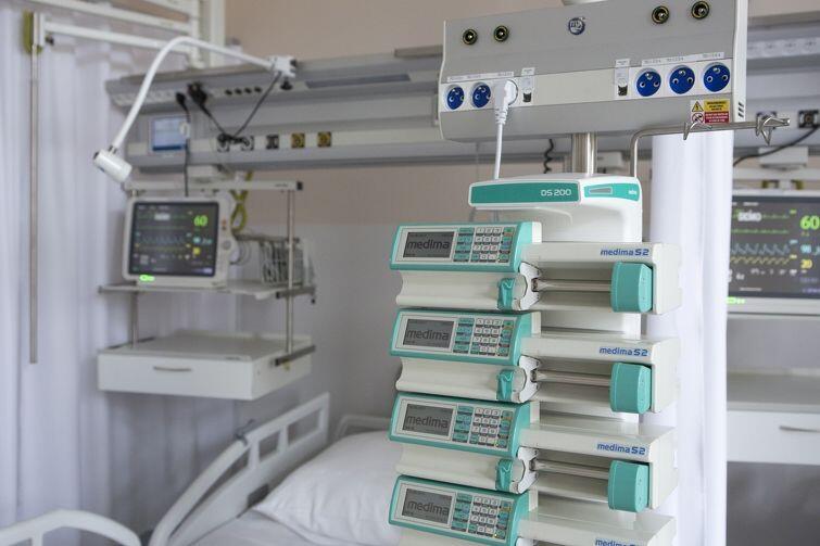 Każde łóżko na wyremontowanym Oddziale Udarowym szpitala Copernicus w Gdańsku pozwala na prowadzenie stałego nadzoru medycznego