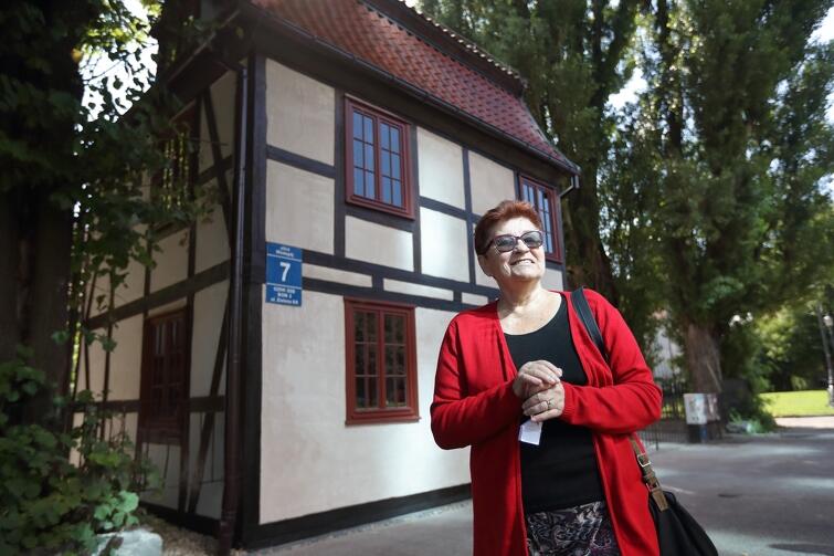 Irmina Olszewska od 37 lat prowadziła w tym miejscu kawiarenkę i zamierza prowadzić ją nadal