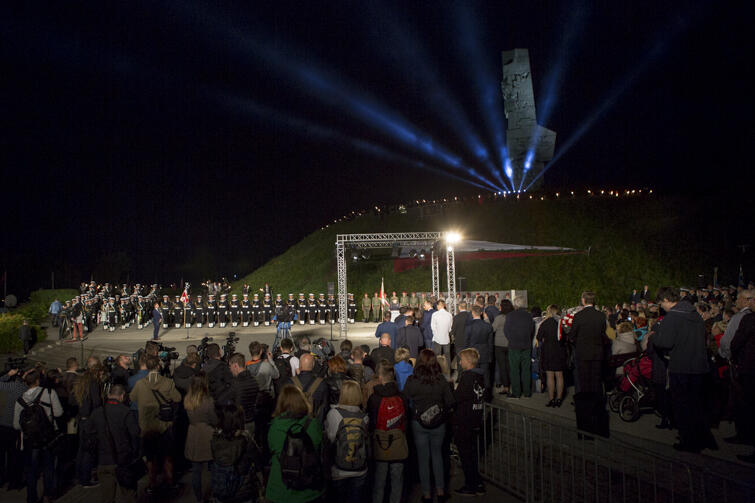 O godz. 4.45 odbyły się pierwsze uroczystości na Westerplatte