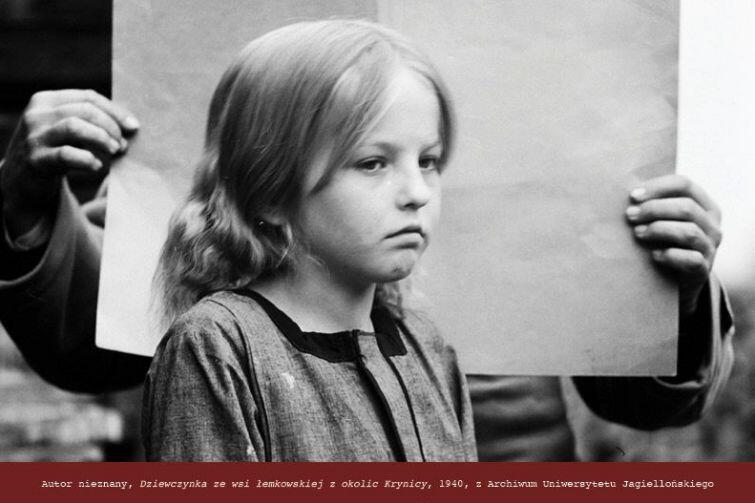 Dziewczynka ze wsi łemkowskiej z okolic Krynicy, 1940 r., autor nieznany