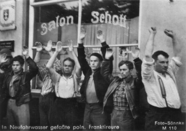 Grupa cywilów, polskich mieszkańców Gdańska, schwytana przez Niemców w czasie zajmowania miasta