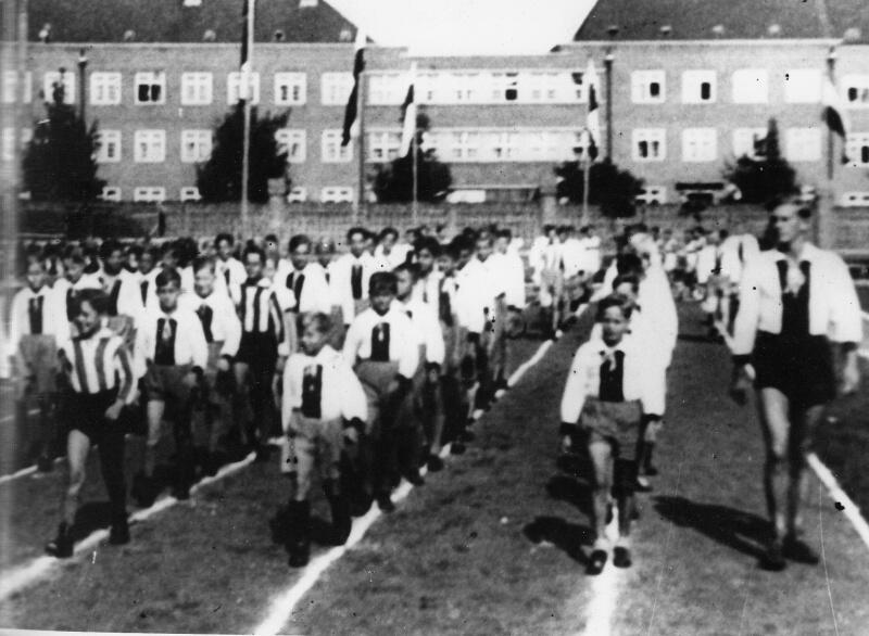 Parada młodych sportowców Gedanii. Lata 30. XX wieku