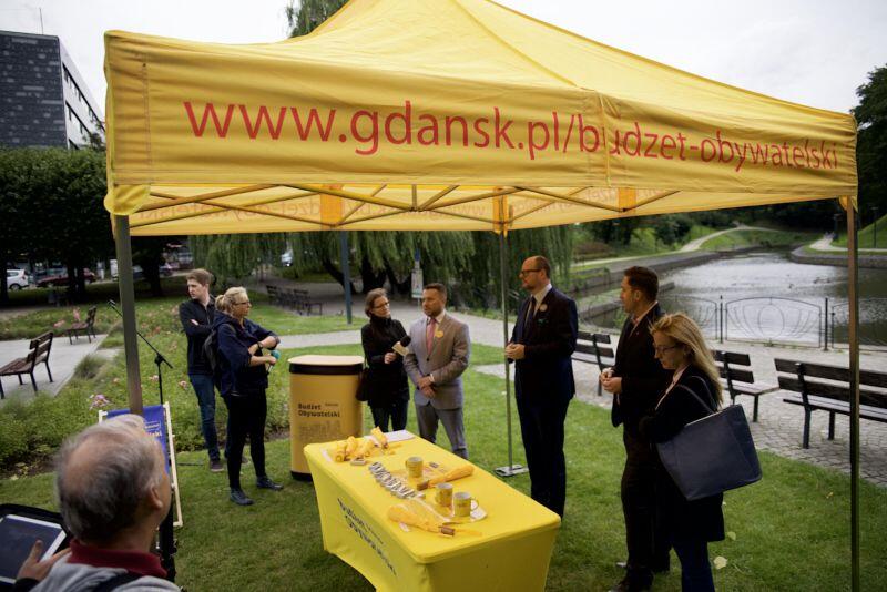 Od poniedziałku, 18 września, w różnych dzielnicach Gdańska będą pojawiać się charakterystyczne żółte namioty Budżetu Obywatelskiego. Warto do nich zajrzeć!