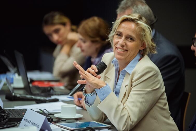Antonella Valmorbida podczas piatkowych warsztatów ALDA w Europejskim Centrum Solidarności