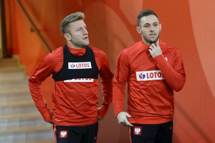 Kuba Błaszczykowski i Maciej Rybus w drodze na trening reprezentacji Polski w przeddzień meczu z Meksykiem