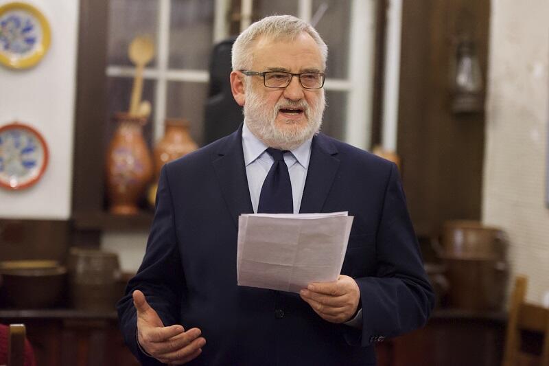 Płomienną laudację podczas promocji książki wygłosił prof. Józef Borzyszkowski
