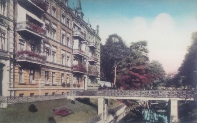 Zabudowa na Zaroślaku przy kanale Raduni (dziś kamienica Na Stoku pod numerem 40); ok. 1935