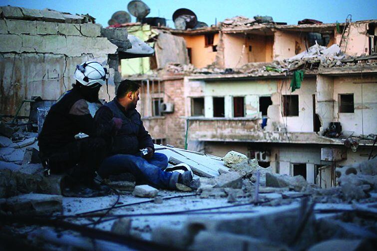 'Ostatni w Aleppo' to wstrząsający obraz przedstawiający wolontariuszy Białych Hełmów, szukających ofiar pod gruzami syryjskiego miasta, zniszczonego w wyniku konfliktu zbrojnego