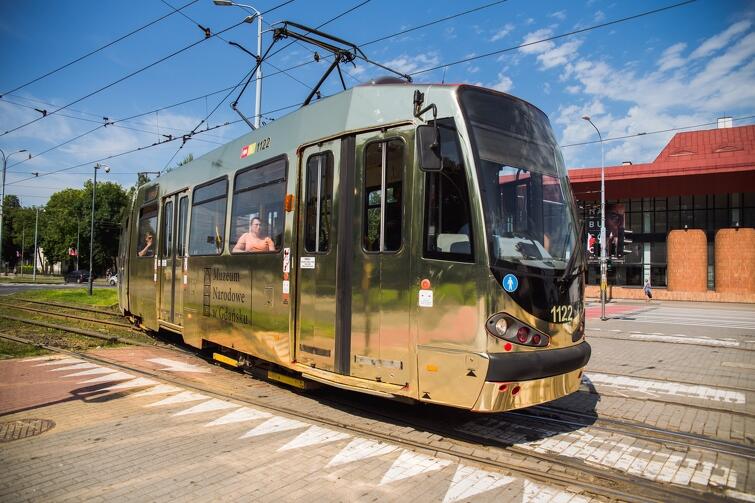 Złoty tramwaj - jeden z elementów akcji promującej obecność obrazu Hansa Memlinga w Gdańsku