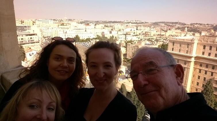 Anna Kasprzycka i jej towarzyszki podróży, Gaby Shafler i... widok na Jerozolimę