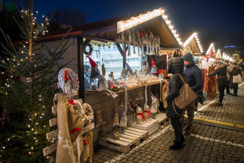 100 stoisk na Targu Węglowym oferuje smakołyki, dekoracje świąteczne i przedmioty idealne na prezenty