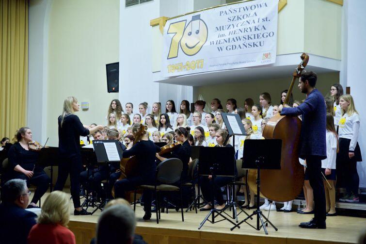 Koncert jubileuszowy z okazji 70-lecia istnienia Państwowej Szkoły Muzycznej I st. im. Henryka Wieniawskiego w Gdańsku odbył się w auli koncertowej Akademii Muzycznej