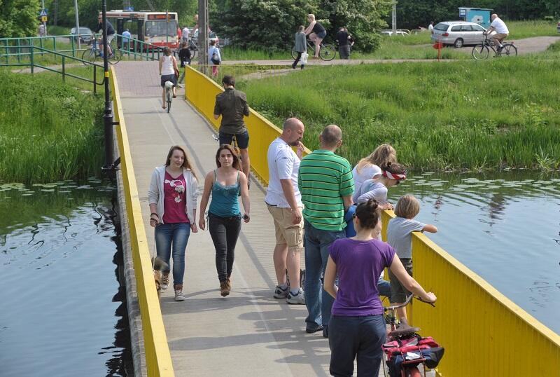 Kładka dla pieszych i rowerzystów na Opływie Motławy` Streetwaves 2013, jeszcze w tym roku jadąc tędy w kierunku W-y Sobieszewskiej trafimy na nowy fragment trasy