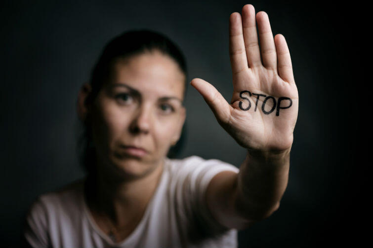 Akcja #Me Too - niespodziewanie okazało się, że także w świecie zachodnim przemoc seksualna wobec kobiet jest poważnym problemem społecznym