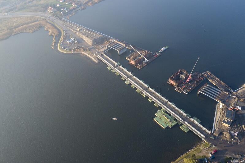 Problemy finansowe firmy Vistal, jednego z podwykonawców budowy mostu na Wyspę Sobieszewską, coraz bardziej opóźniają tę inwestycję