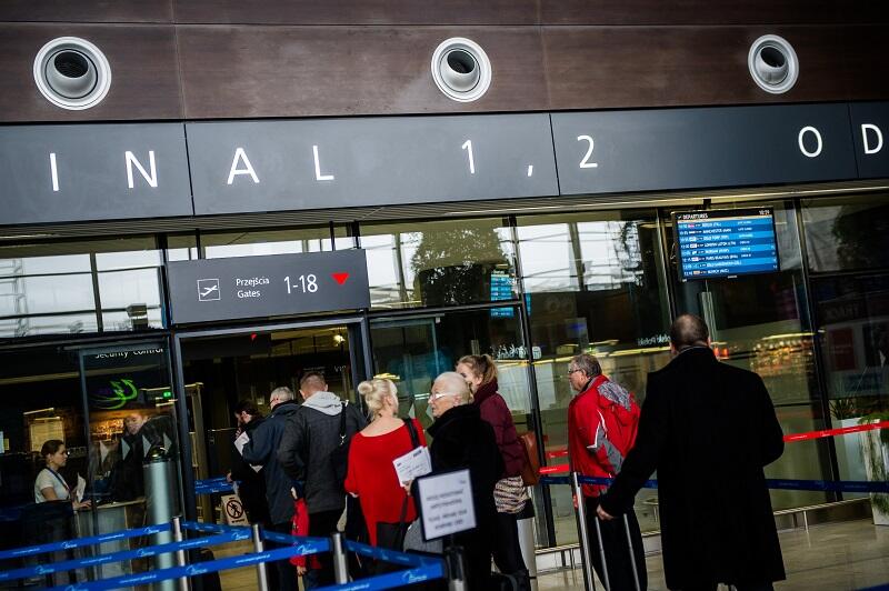 Odprawa pasażerów w Terminalu T2 Portu Lotniczego Gdańsk im. L. Wałęsy, listopad 2014 r. - wtedy liczba obsłużonych pasażerów sięgnęła 3 mln; rok 2017 lotnisko zakończyło z liczbą 4,6 mln obsłużonych podróżnych