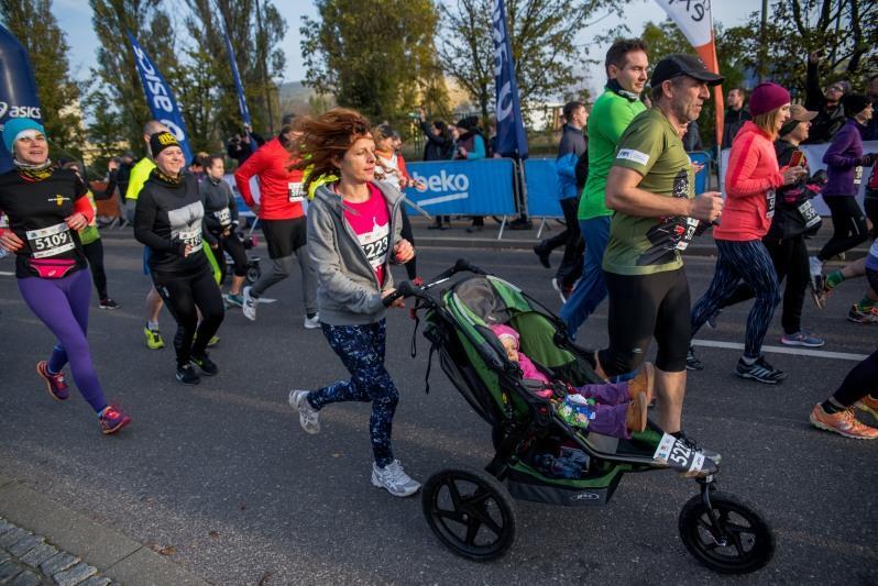 AmberExpo Półmaraton to także dorośli i dzieci w wózkach