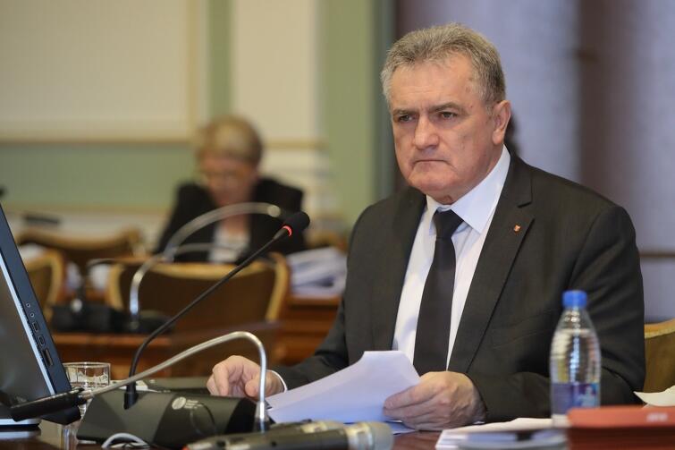 Bogdan Oleszek, przewodniczący Rady Miasta Gdańska, musiał mocno dyscyplinować w czwartek radnych, by sesja przebiegała w miarę szybko i sprawnie. Była obawa, że posiedzenie może potrwać nawet do godz. 21. Na szczęście skończyło się przed godz. 18 