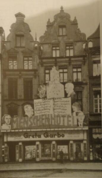 Wielka reklama „Ludzi z hotelu” przysłoniła w marcu 1933 roku prawie cały fronton kina przy Langgasse 60/61
