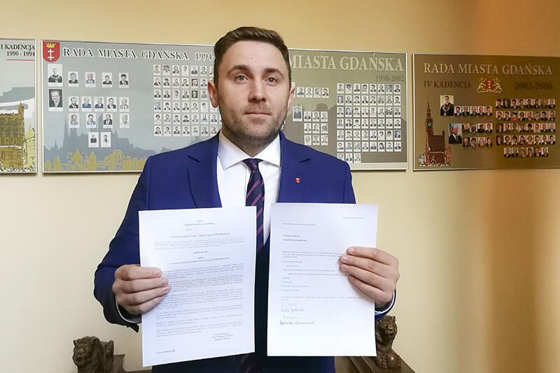 Piotr Borawski (PO) z wnioskiem o zwołanie nadzwyczajnej sesji Rady Miasta Gdańska w sprawie Lotosu i Orlenu