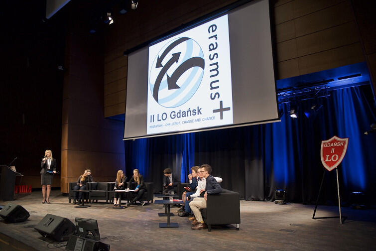 Trwa tzw. debata oksfordzka z udziałem uczniów II LO w Gdańsku na temat przyjmowania uchodźców