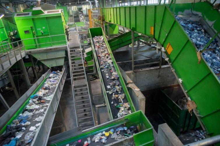 Sortownia odpadów komunalnych w Zakłdzie Utylizacyjnym w Gdańsku