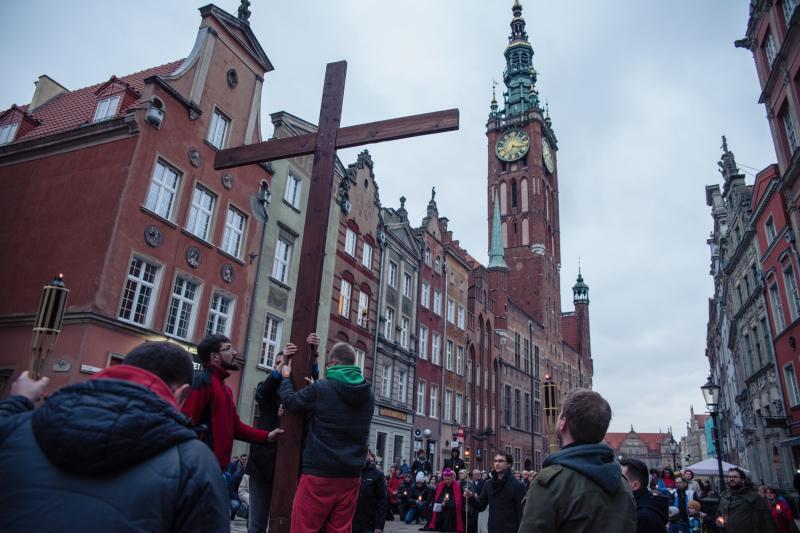 Gdańska Droga Krzyżowa w tym roku organizowana jest już po raz 18, stała się więc miejską tradycją