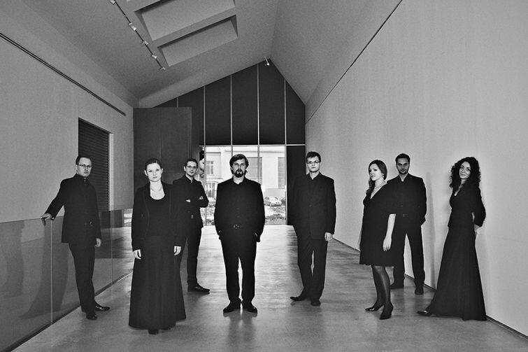 Krakowski oktet wokalny Octava Ensemble uznawany jest przez krytyków muzycznych za jeden z najciekawszych zespołów wokalnych młodego pokolenia