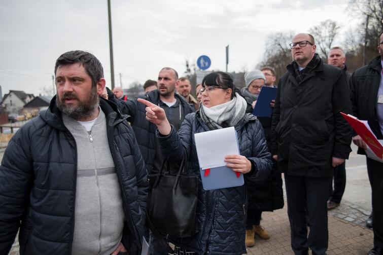Spacer po danej dzielnicy z udziałem prezydenta Gdańska, urzędników i radnych dzielnicy, poprzedza spotkanie z mieszkańcami. To na Oruni - już 11 kwietnia