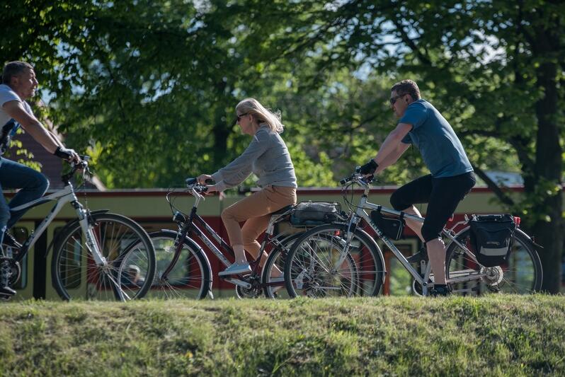 Na razie w metropolii korzystać można tylko z prywatnych rowerów, ale wkrótce będą także publiczne - w ramach Systemu Roweru Metropolitalnego