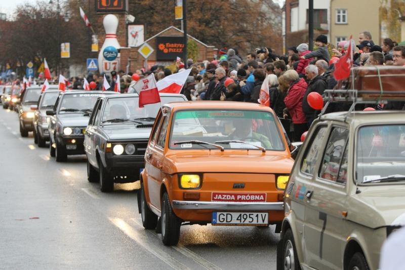 W paradzie Niepodległości biorą udział także samochody. W czasie jej trwania wystąpią utrudnienia w ruchu drogowym
