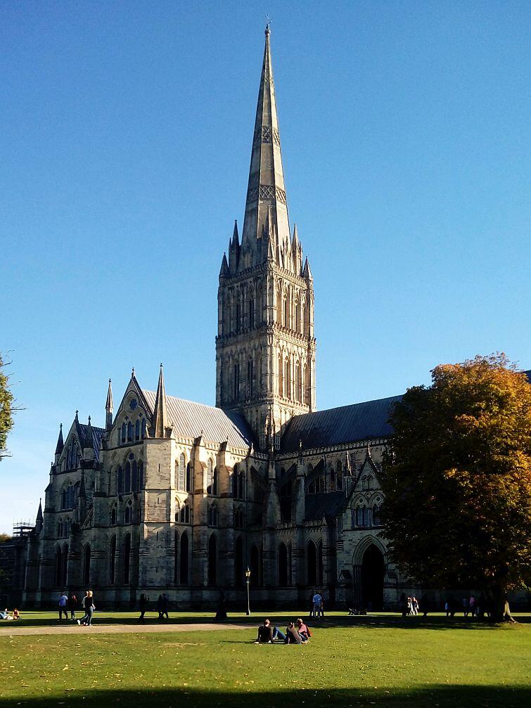 Monumentalna katedra w Salisbury 