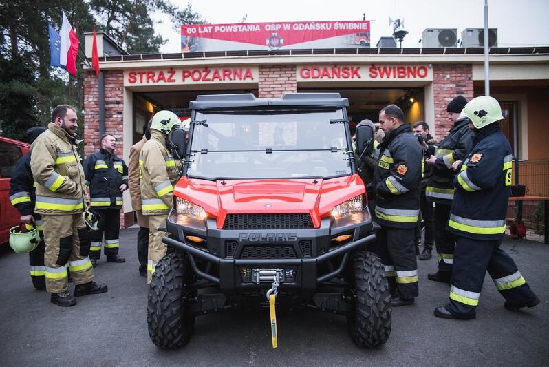 Strażacy-ochotnicy ze Świbna otrzymali od Miasta nowoczesny pojazd