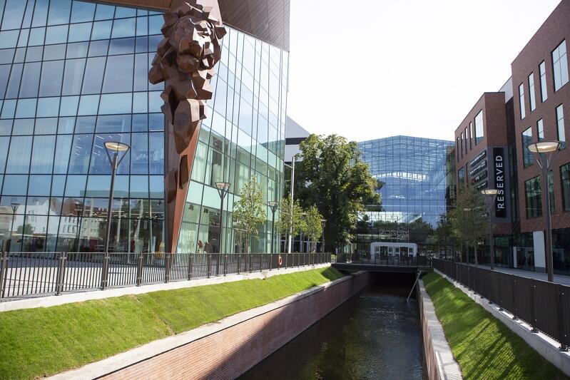 Jako główną przyczynę zerwania umowy Wojewódzki Konserwator Zabytków w Gdańsku wskazuje zabudowanie fragmentu Kanału Raduni, który wkomponowano w Forum Gdańsk