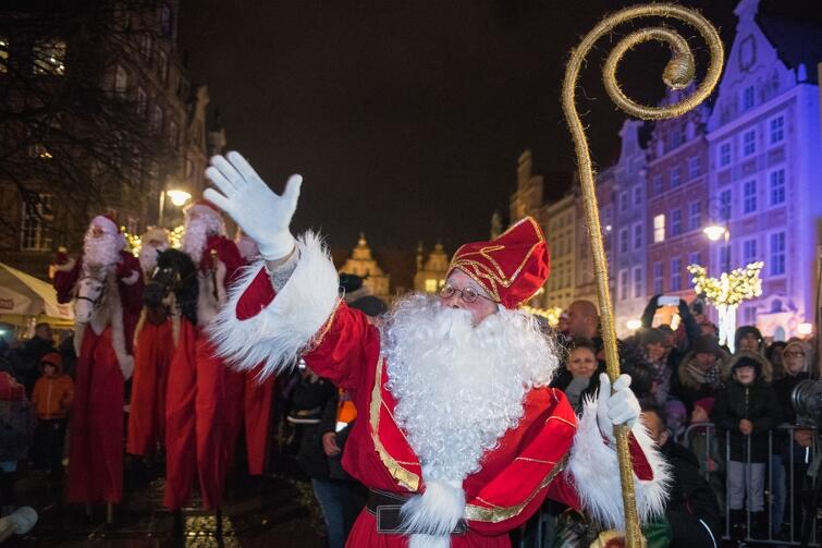 Św. Mikołaj tradycyjnie wita się z mieszkańcami Gdańska