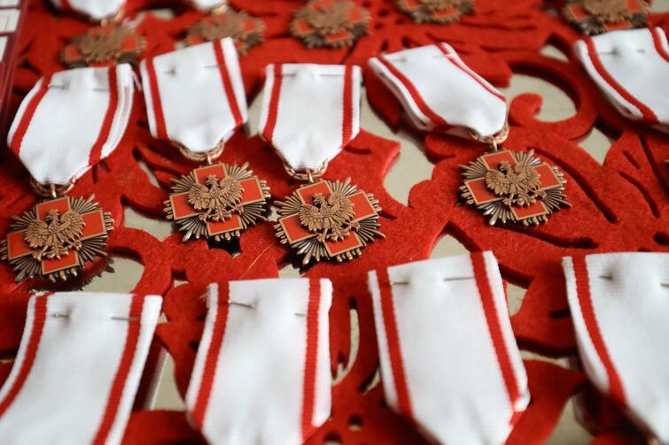 W tym roku obchodzimy 60-lecie Honorowego Krwiodawstwa Polskiego Czerwonego Krzyża. Z tej okazji w różnych miastach Polski odbywały się uroczyste gale z udziałem znakomitych gości i najbardziej zasłużonych krwiodawców