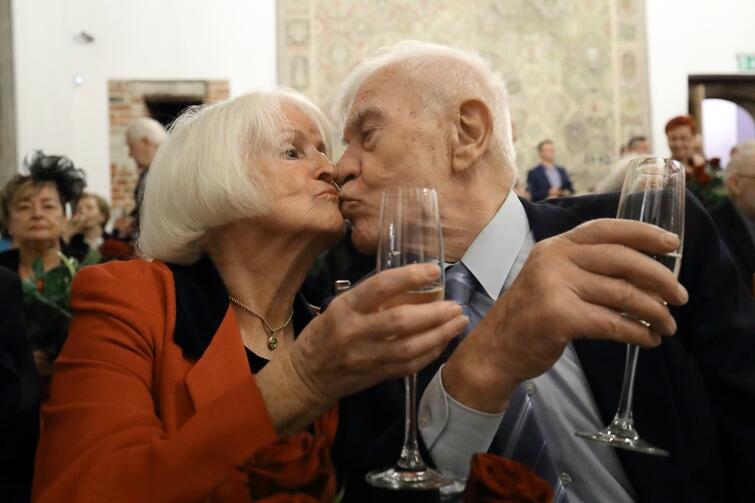 Jak oni się kochają! Pani Zosia i pan Kryspin obchodzili w tym roku 60. rocznicę małżeństwa