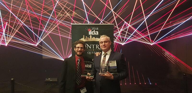 Jarosław Nadolny (z prawej) podczas gali nagród ILDA`2018 - jego firma zdobyła miejsce na podium trzech kategorii artystycznych konkursu tego międzynarodowego stowarzyszenia