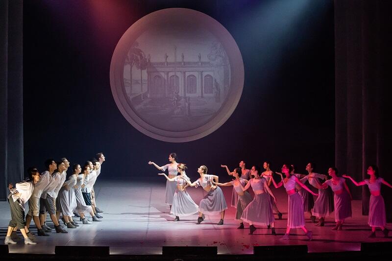 'Kandyd' w Operze Bałtyckiej. Na zdj.: balet OB