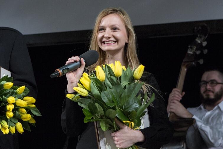 W 2016 roku Ewelina Marciniak została laureatką Nagrody Teatralnej Miasta Gdańska. W Teatrze Wybrzeże mogliśmy wielokrotnie podziwiać jej spektakle. Miłośników jej talentu powinna ucieszyć marcowa premiera