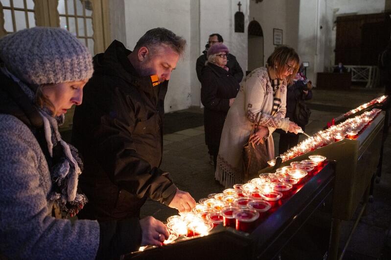 Msza żałobna w intencji śp. Pawła Adamowicza prezydenta Gdańska odbyła się wieczorem 14 stycznia 2019 r. w Bazylice Mariackiej