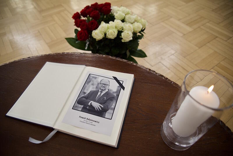 Księga kondolencyjna w Urzędzie Miejskim w Gdańsku