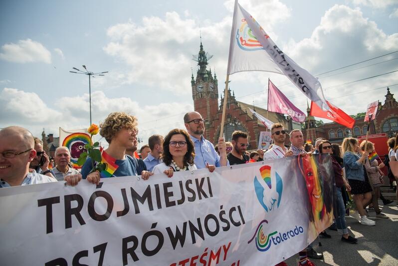 Paweł Adamowicz na czele IV Trójmiejskiego Marszu Równości, maj 2018 r.