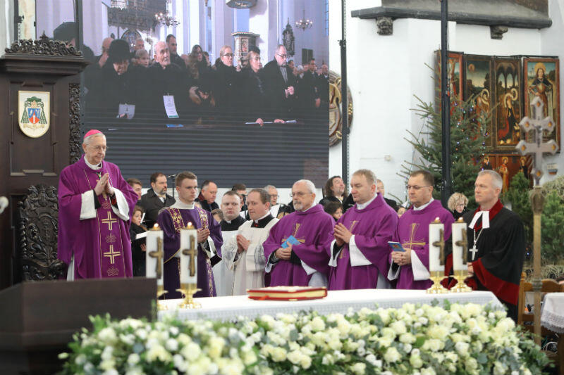 Mszę świętą odprawił przewodniczący KEP abp Stanisław Gądecki