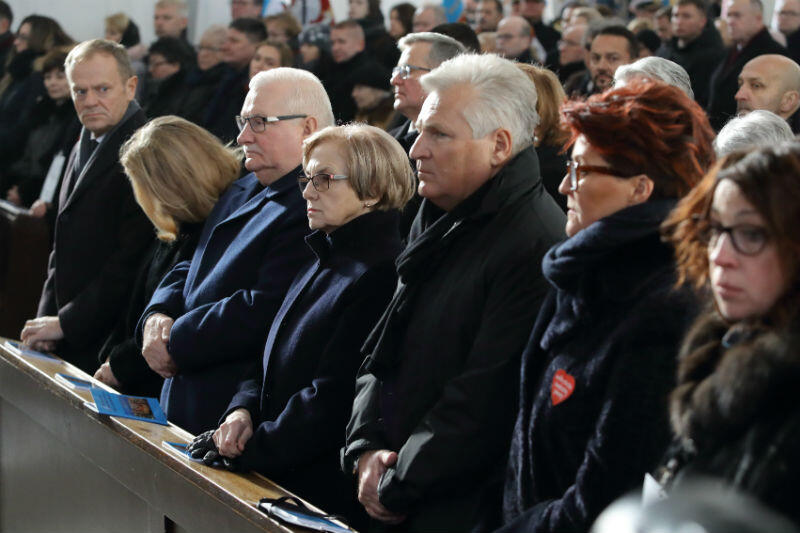 Donald Tusk, Lech Wałęsa, Aleksander Kwaśniewski z żonami